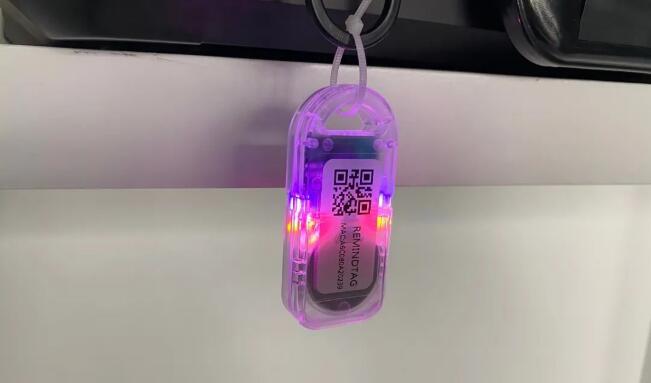 1664270824191943.jpg 多彩尋物聲音發(fā)光定位標(biāo)簽1.jpg